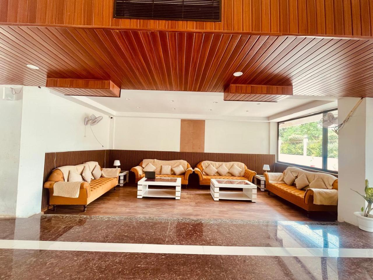 Country Inn Ayodhya - Opposite Airport Εξωτερικό φωτογραφία