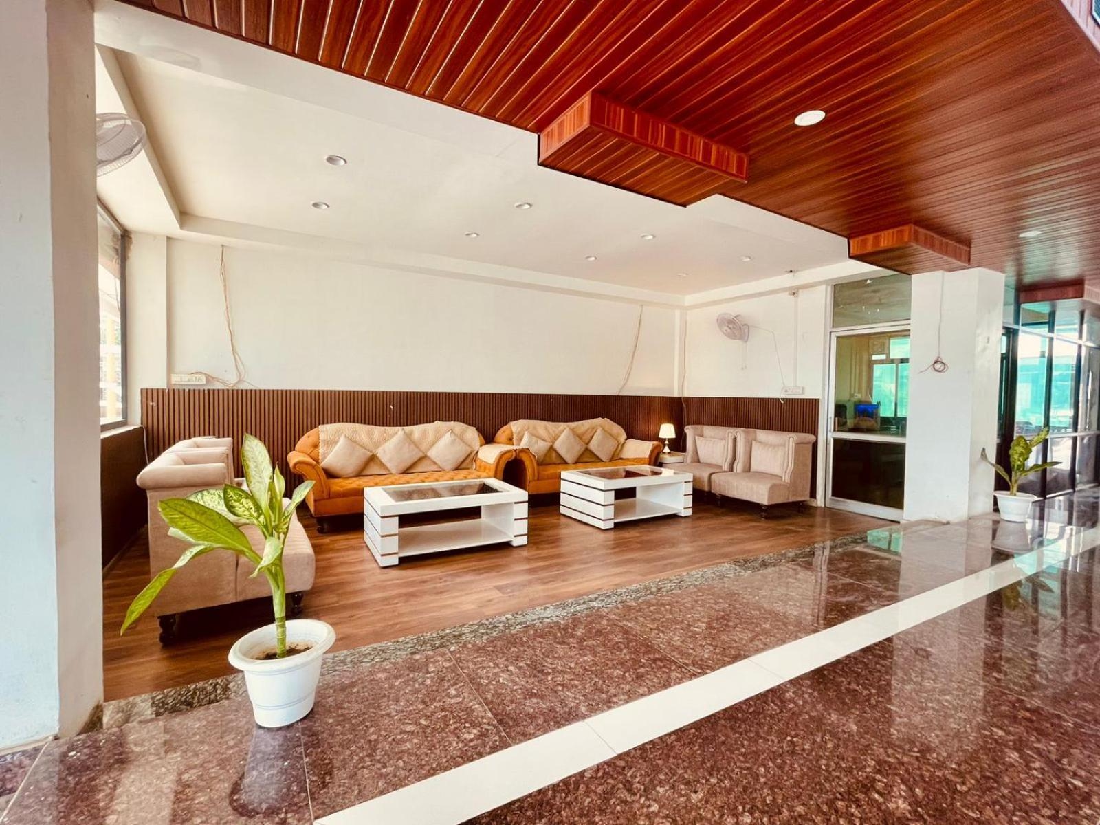 Country Inn Ayodhya - Opposite Airport Εξωτερικό φωτογραφία